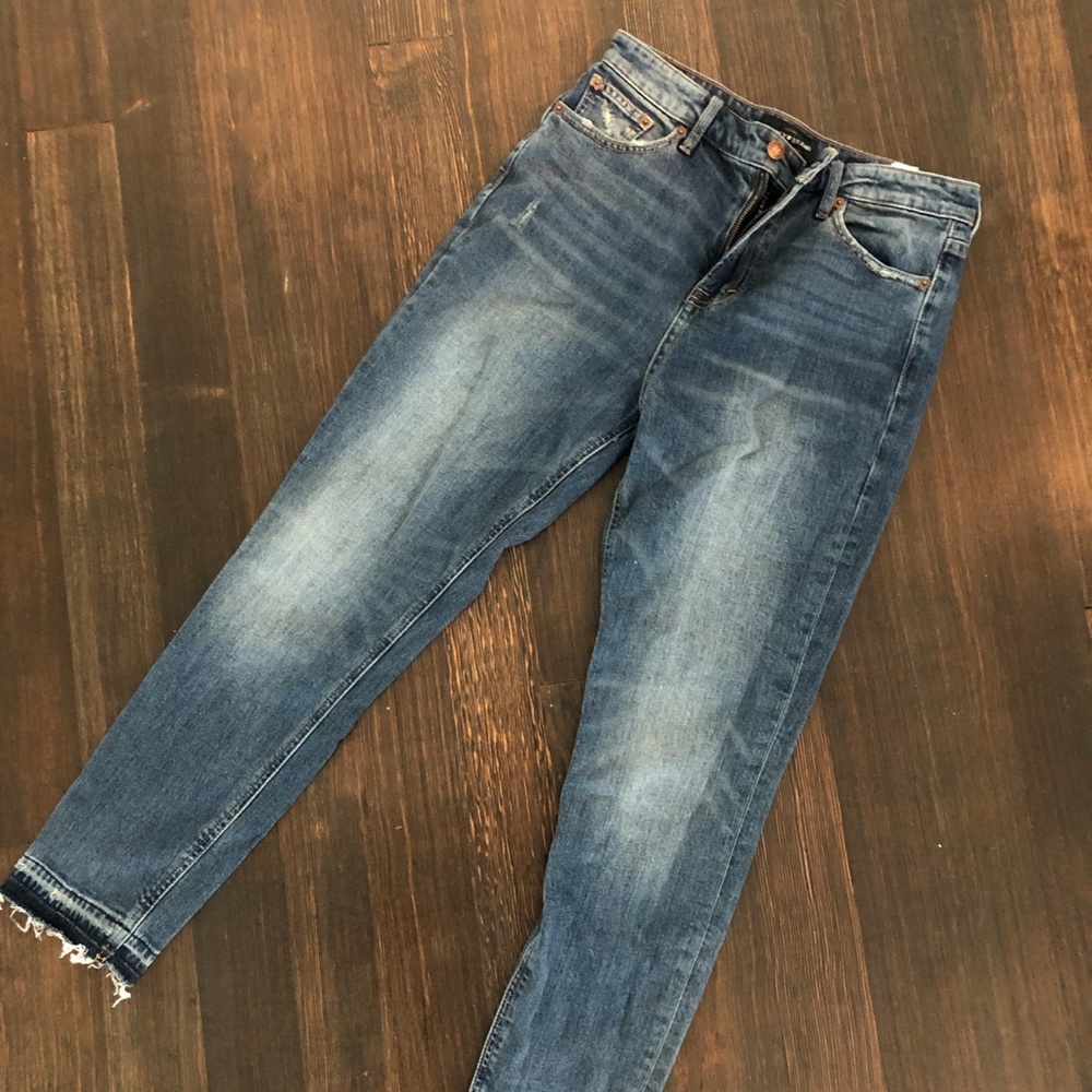 Lucky Brand Raw Edge Jean size 8/29